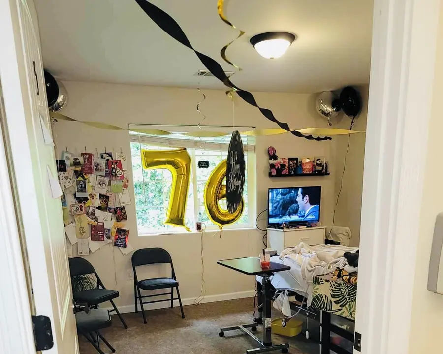 Birthday room decoration